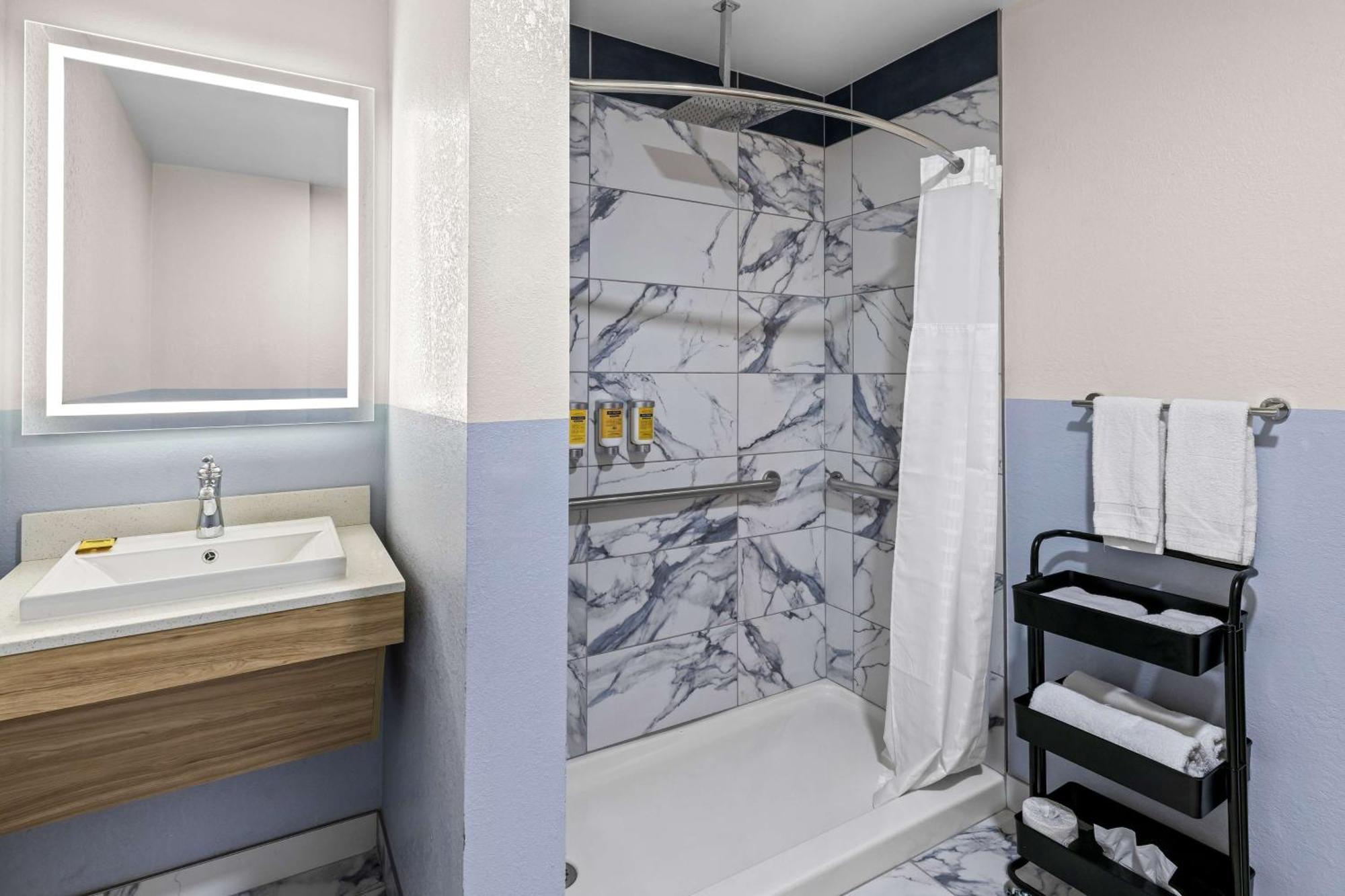 Best Western Buffalo Inn & Suites Exteriér fotografie